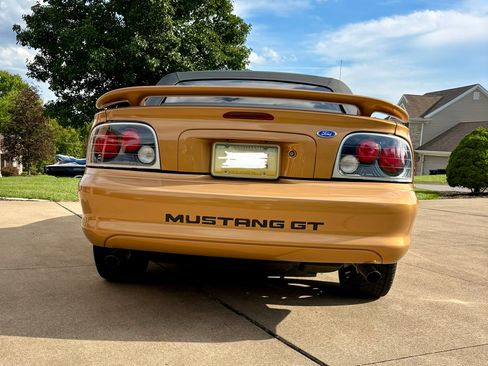 Used 1997 Ford Mustang GT RWD image 10