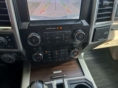 Used 2017 Ford F150 Lariat image 13