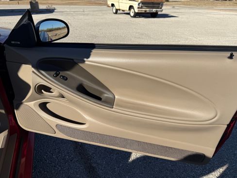 Used 2001 Ford Mustang Cobra image 14