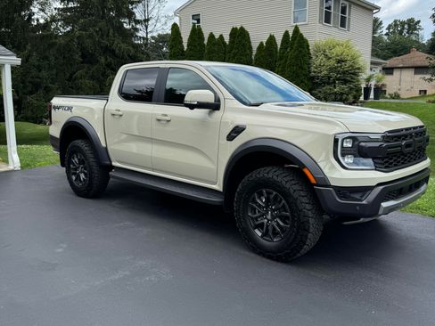 Used 2025 Ford Ranger Raptor AWD/4WD image 1