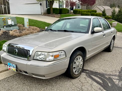 Used 2007 Mercury Grand Marquis GS image 10