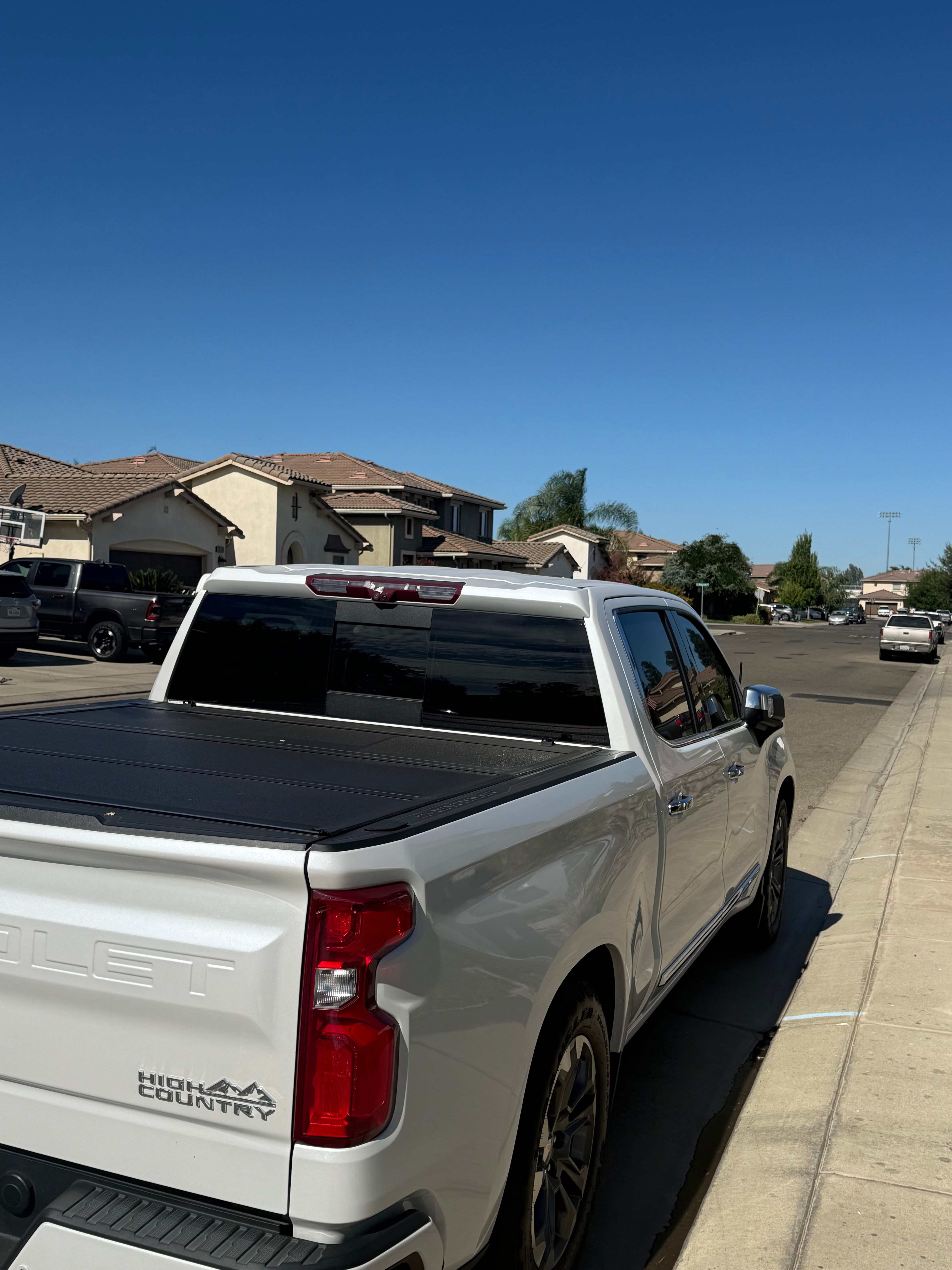 Used 2024 Chevrolet Silverado 1500 High Country w/ Technology Package RWD image 2