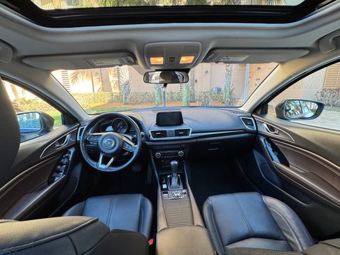 Used 2018 MAZDA MAZDA3 Grand Touring image 12