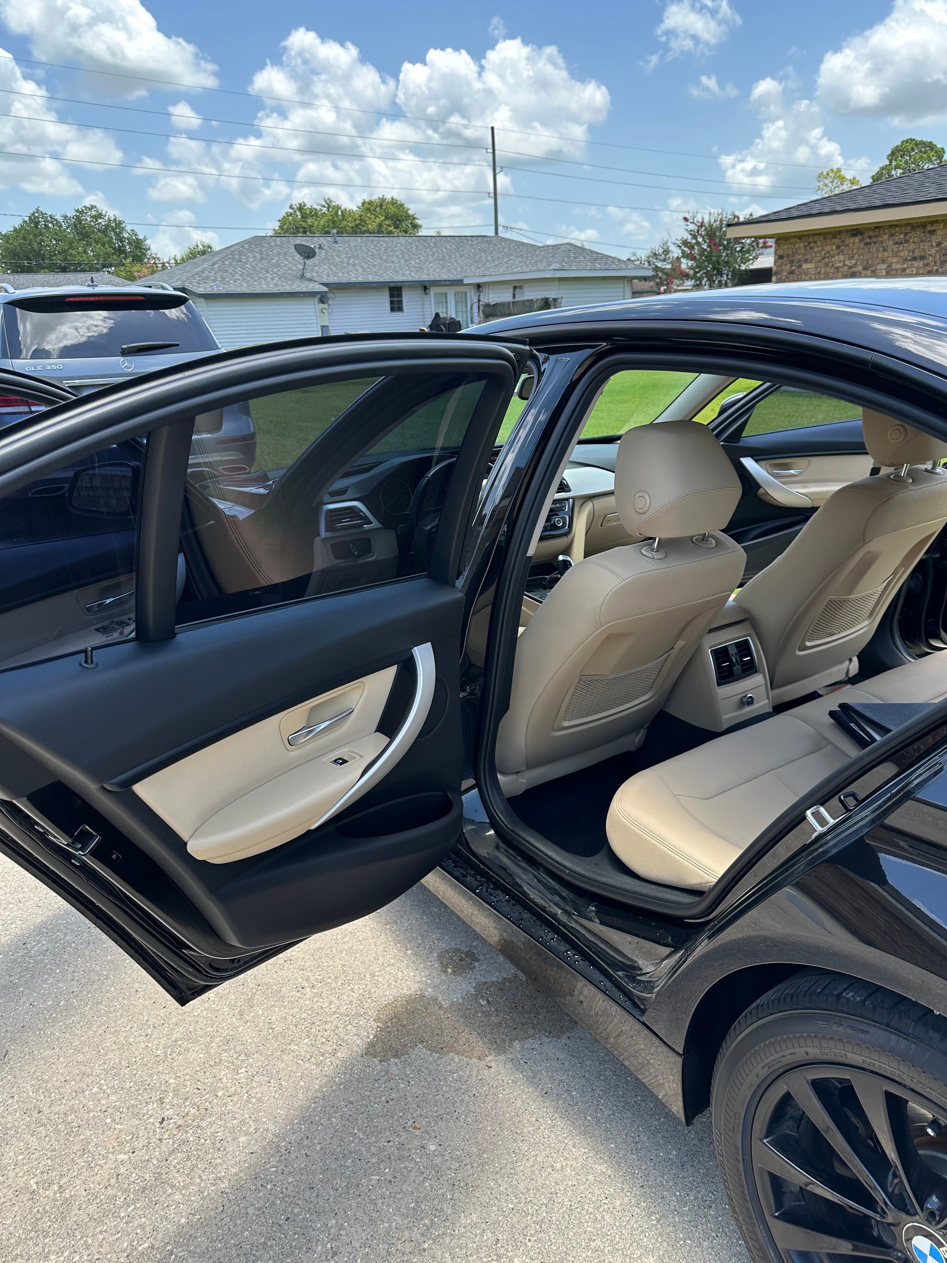 Used 2018 BMW 320i Sedan RWD image 10