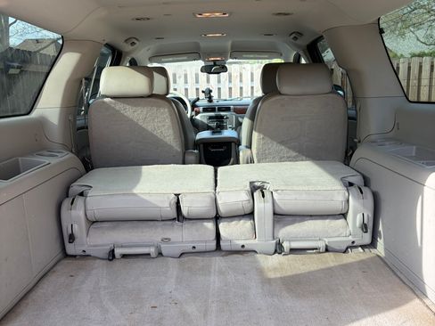 Used 2007 GMC Yukon XL SLT w/ SLT Preferred Equipment Group image 17