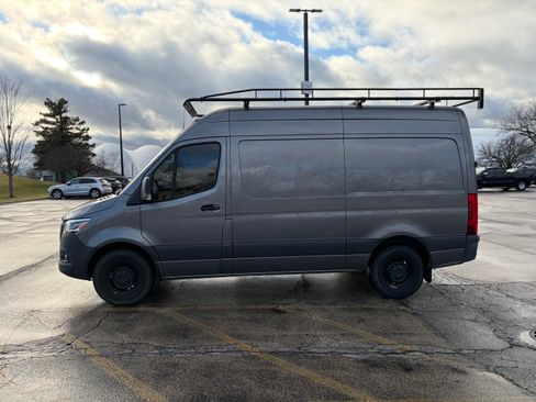 Used 2023 Mercedes-Benz Sprinter 2500 image 2