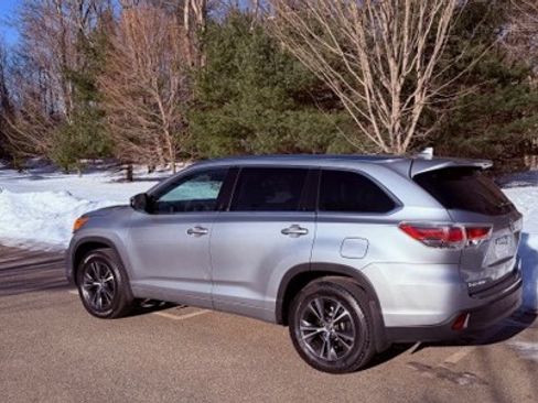 Used 2016 Toyota Highlander XLE image 2