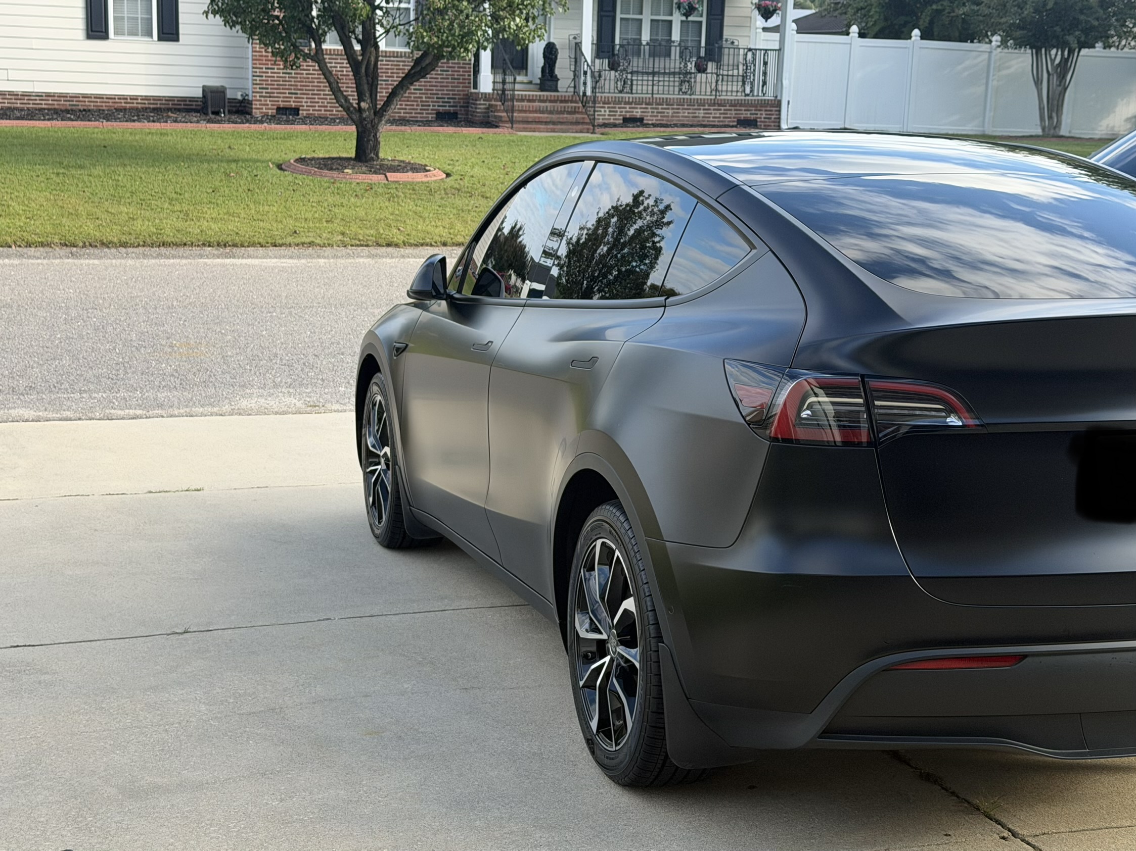 Used 2023 Tesla Model Y Long Range AWD/4WD image 11