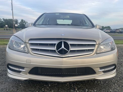 Used 2011 Mercedes-Benz C 300 4MATIC Sedan image 2