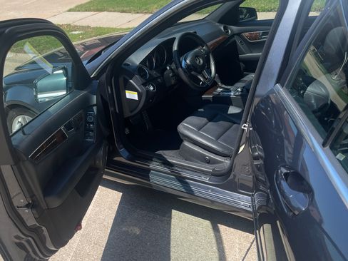 Used 2013 Mercedes-Benz C 250 Sedan image 10