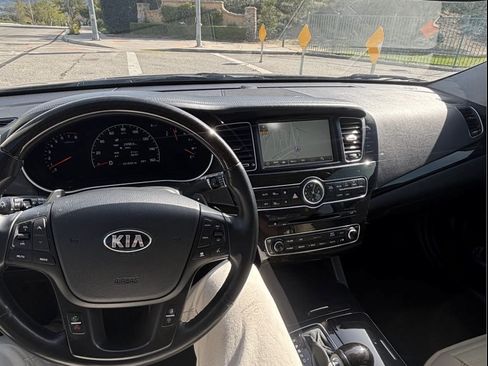 Used 2014 Kia Cadenza Premium w/ Technology Package image 15
