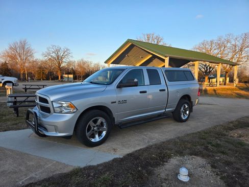 Used 2018 RAM 1500 Express w/ Express Value Package image 1