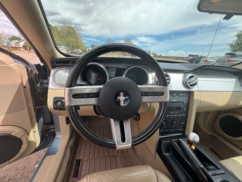 Used 2005 Ford Mustang GT Premium image 11