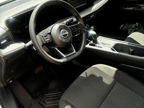 Used 2025 Nissan Kicks S image 4