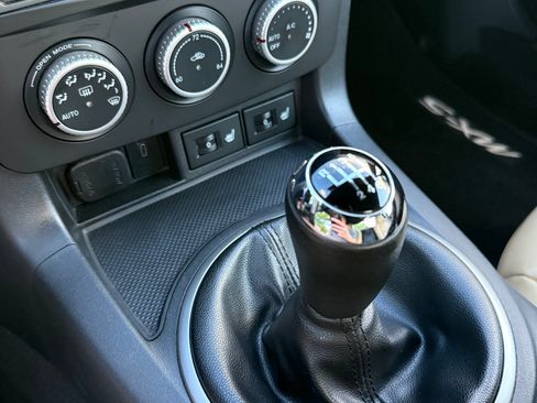 Used 2012 MAZDA MX-5 Miata Grand Touring RWD image 12