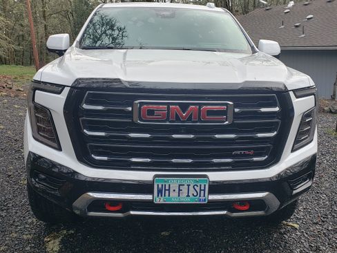 Used 2025 GMC Yukon XL AT4 w/ AT4 Premium Plus Package image 4