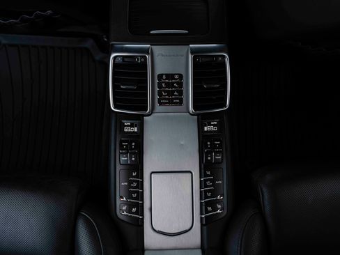 Used 2014 Porsche Panamera Turbo Executive image 17