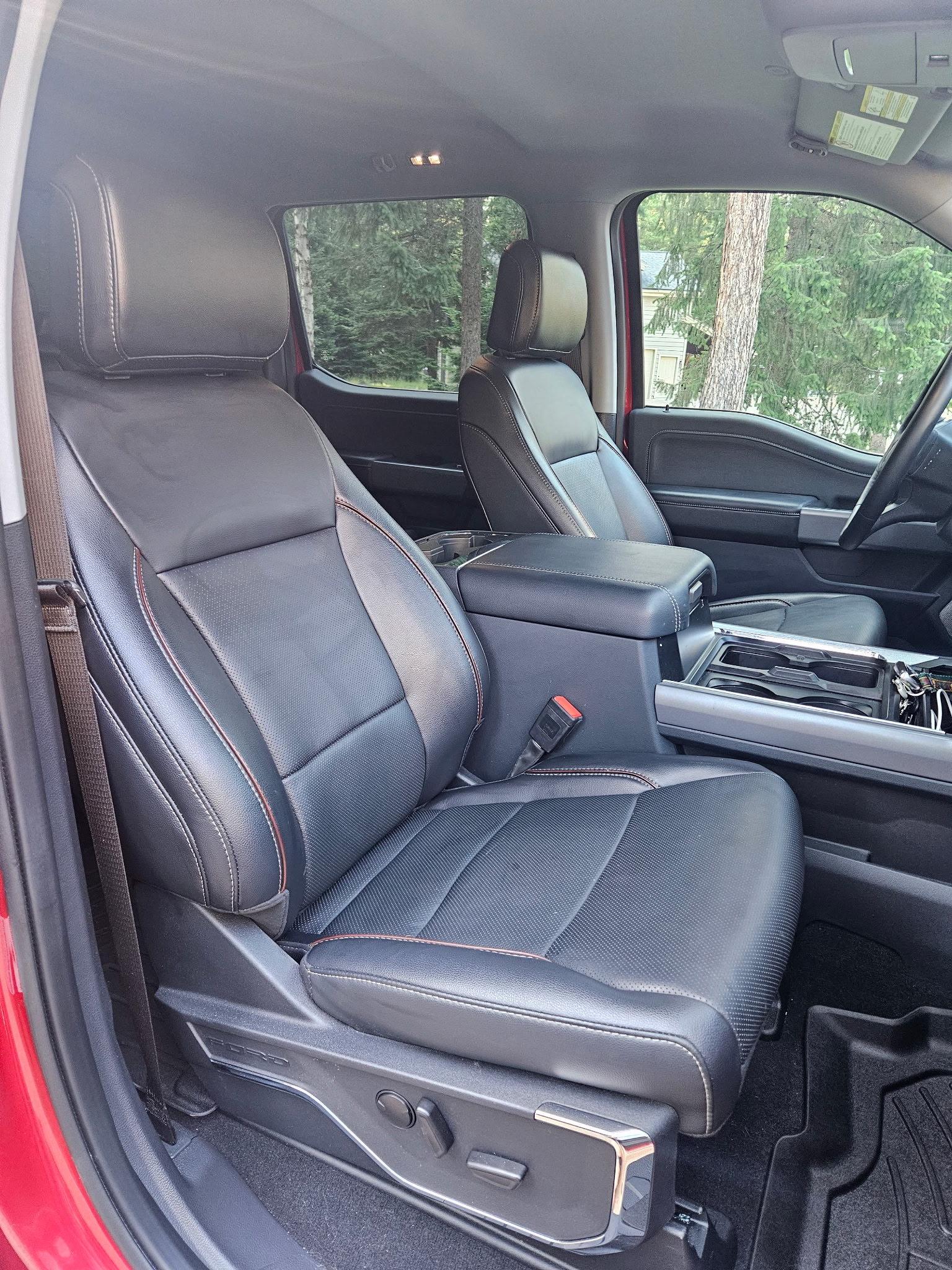 Used 2024 Ford F350 Lariat AWD/4WD image 14