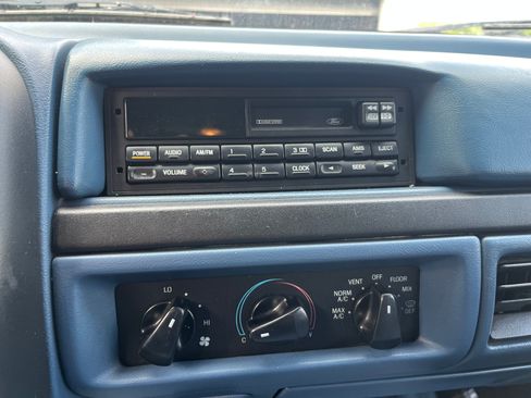 Used 1996 Ford F250 2WD SuperCab image 24