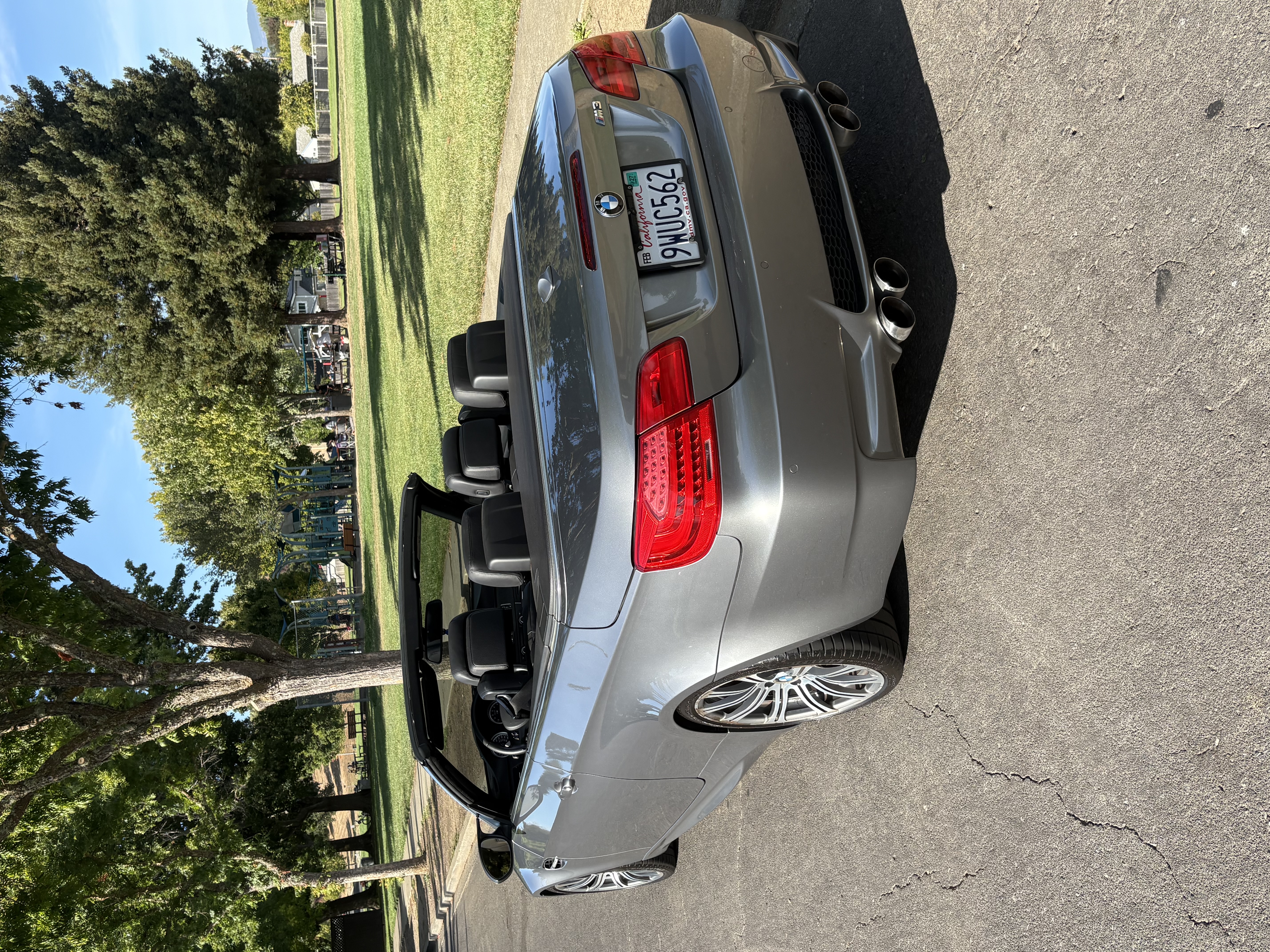 Used 2011 BMW M3 Convertible w/ Convenience Pkg RWD image 1