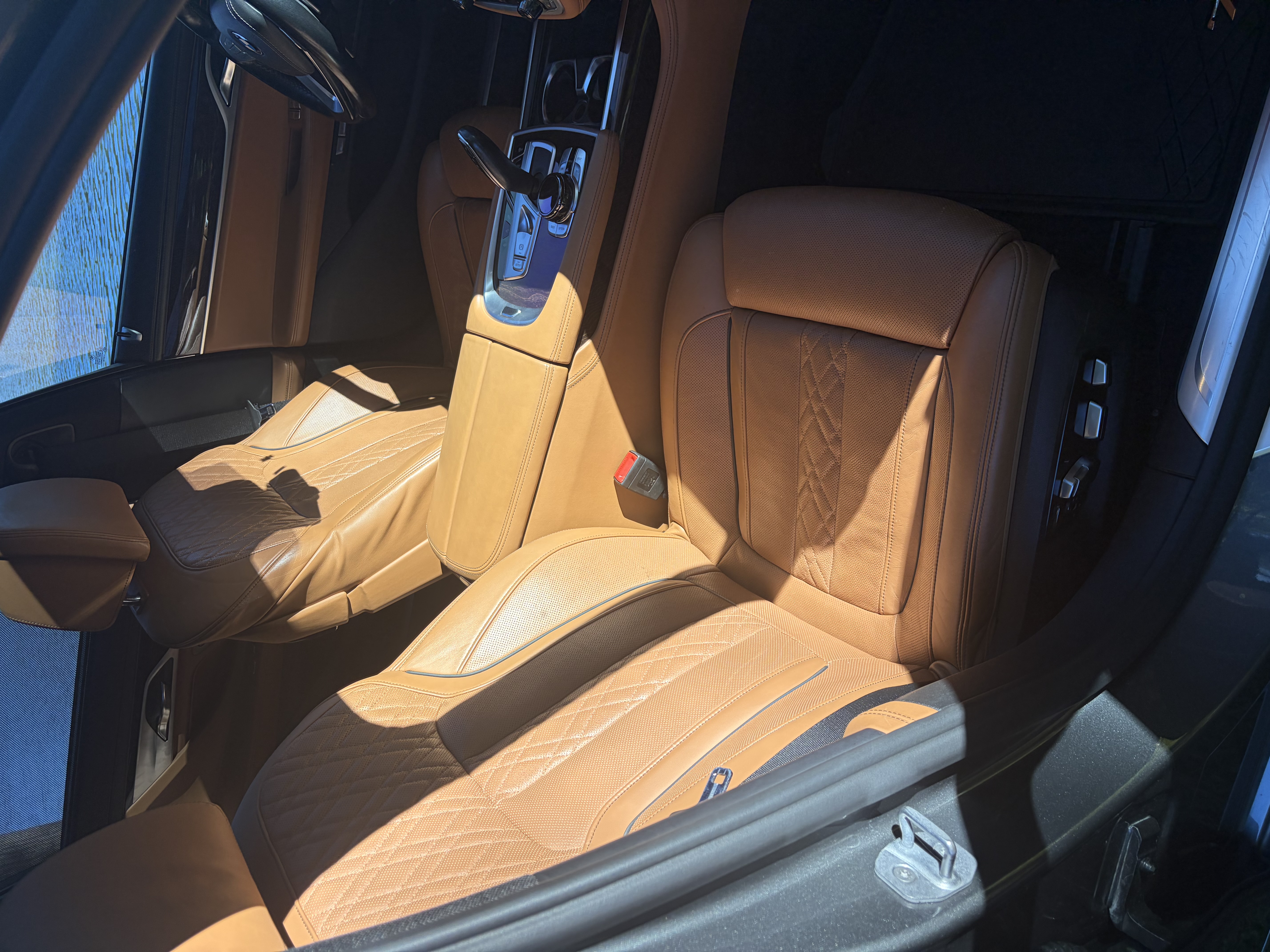 Used 2018 BMW 750i xDrive AWD/4WD image 16