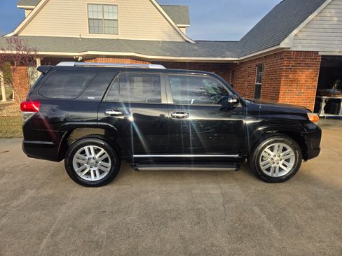Used 2011 Toyota 4Runner SR5 image 11