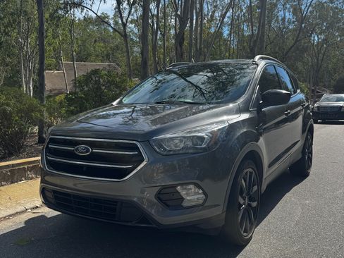 Used 2017 Ford Escape SE w/ SE Sport Appearance Package image 1