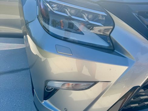 Used 2021 Lexus GX 460 Premium w/ Accessory Package image 11