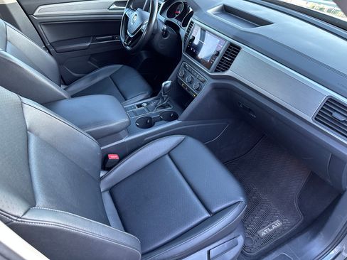 Used 2018 Volkswagen Atlas SE image 15