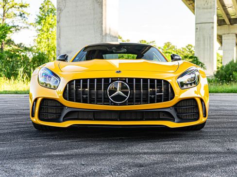 Used 2018 Mercedes-Benz AMG GT R image 2