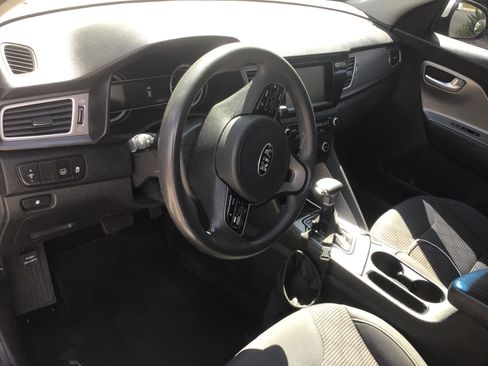 Used 2019 Kia Niro LX FWD image 10
