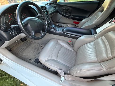 Used 1998 Chevrolet Corvette Convertible 2D w/ Performance Handling Pkg image 13