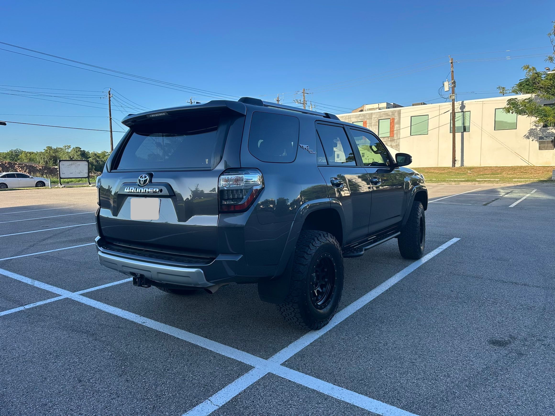 Used 2017 Toyota 4Runner TRD Off-Road Premium AWD/4WD image 5
