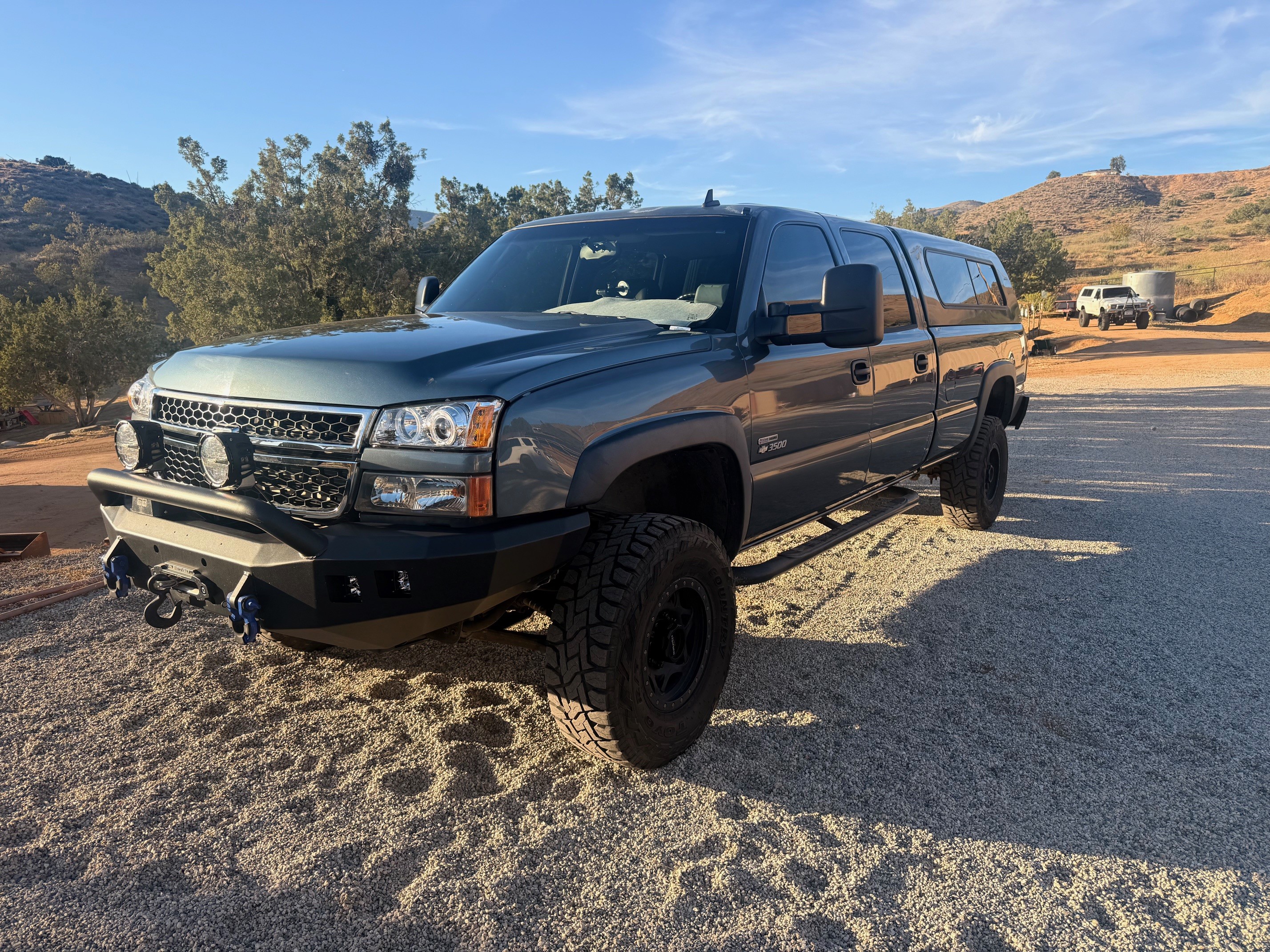 Used 2006 Chevrolet Silverado 3500 LT w/ Heavy-Duty Power Package AWD/4WD image 2