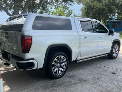Used 2022 GMC Sierra 1500 Denali w/ Denali Reserve Package AWD/4WD image 10