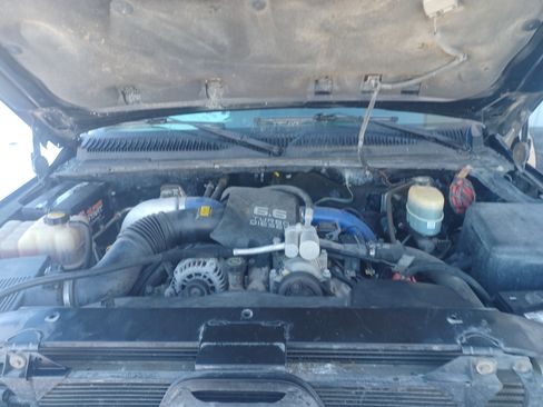 Used 2001 GMC Sierra 2500 4x4 Extended Cab HD w/ Convenience Plus Group image 12