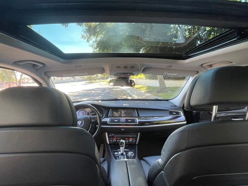 Used 2011 BMW 535i Gran Turismo image 9