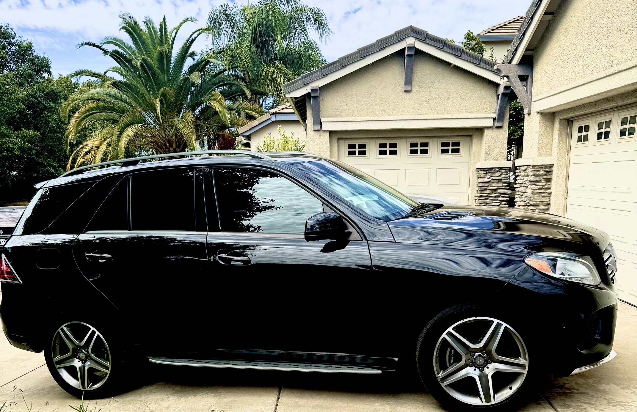 Used 2016 Mercedes-Benz GLE 400 4MATIC image 2