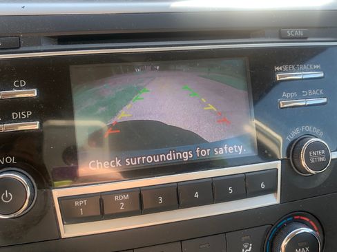 Used 2016 Nissan Altima 2.5 SR w/ LED Appearance Package image 8