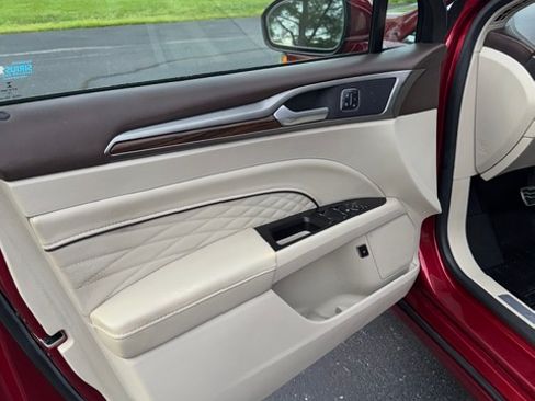 Used 2017 Ford Fusion Energi Platinum FWD image 6