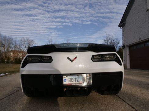 Used 2015 Chevrolet Corvette Z06 w/ Z07 Performance Package image 9