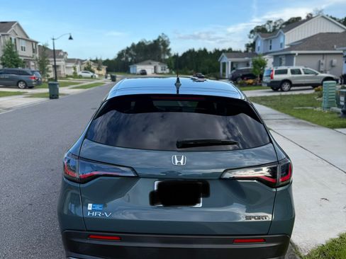 Used 2024 Honda HR-V Sport image 9