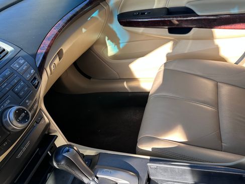 Used 2011 Honda Crosstour EX-L image 6