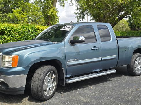 Used 2011 GMC Sierra 1500 SLE w/ Regional Value Package image 2