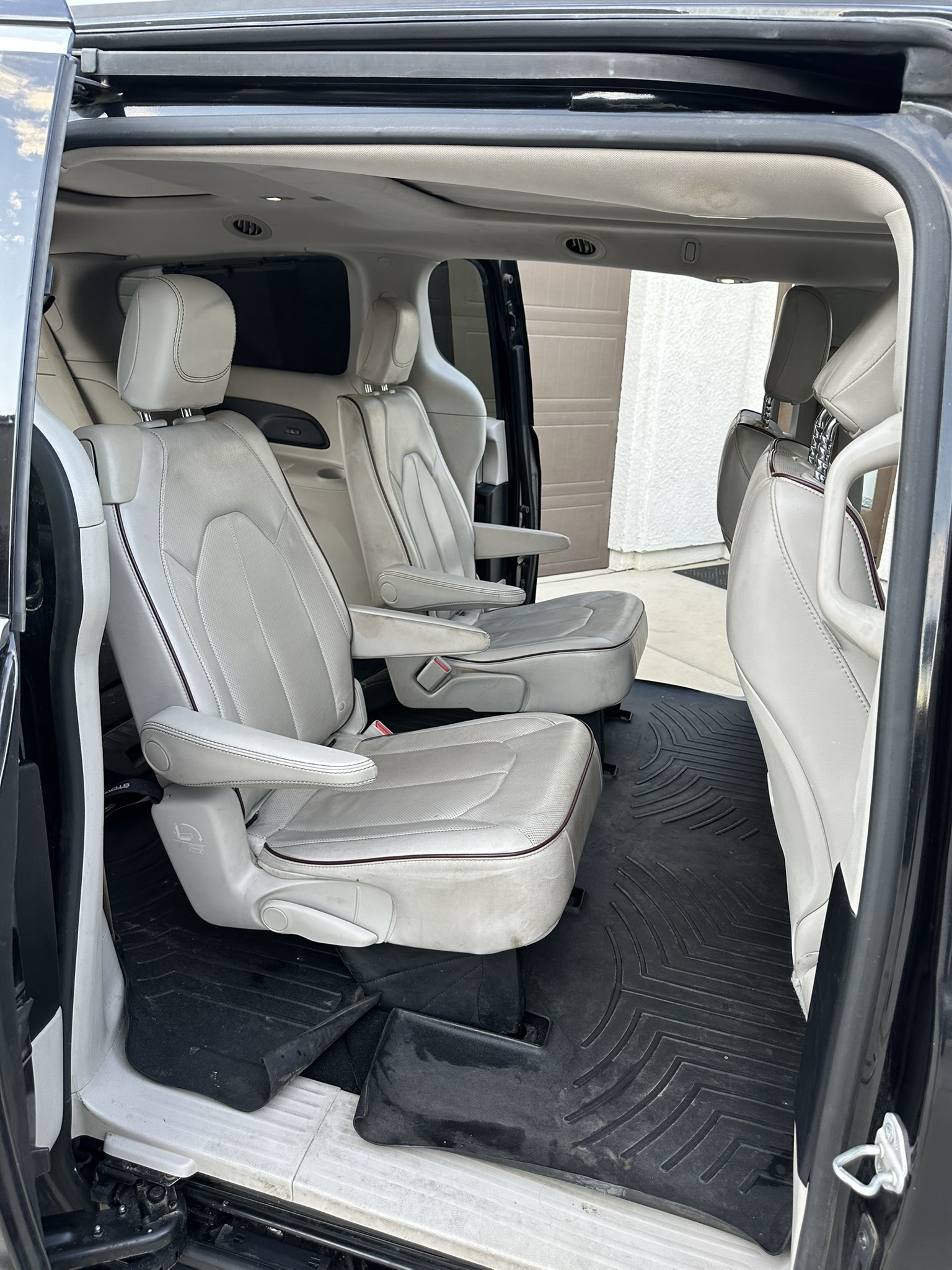 Used 2019 Chrysler Pacifica Limited FWD image 9