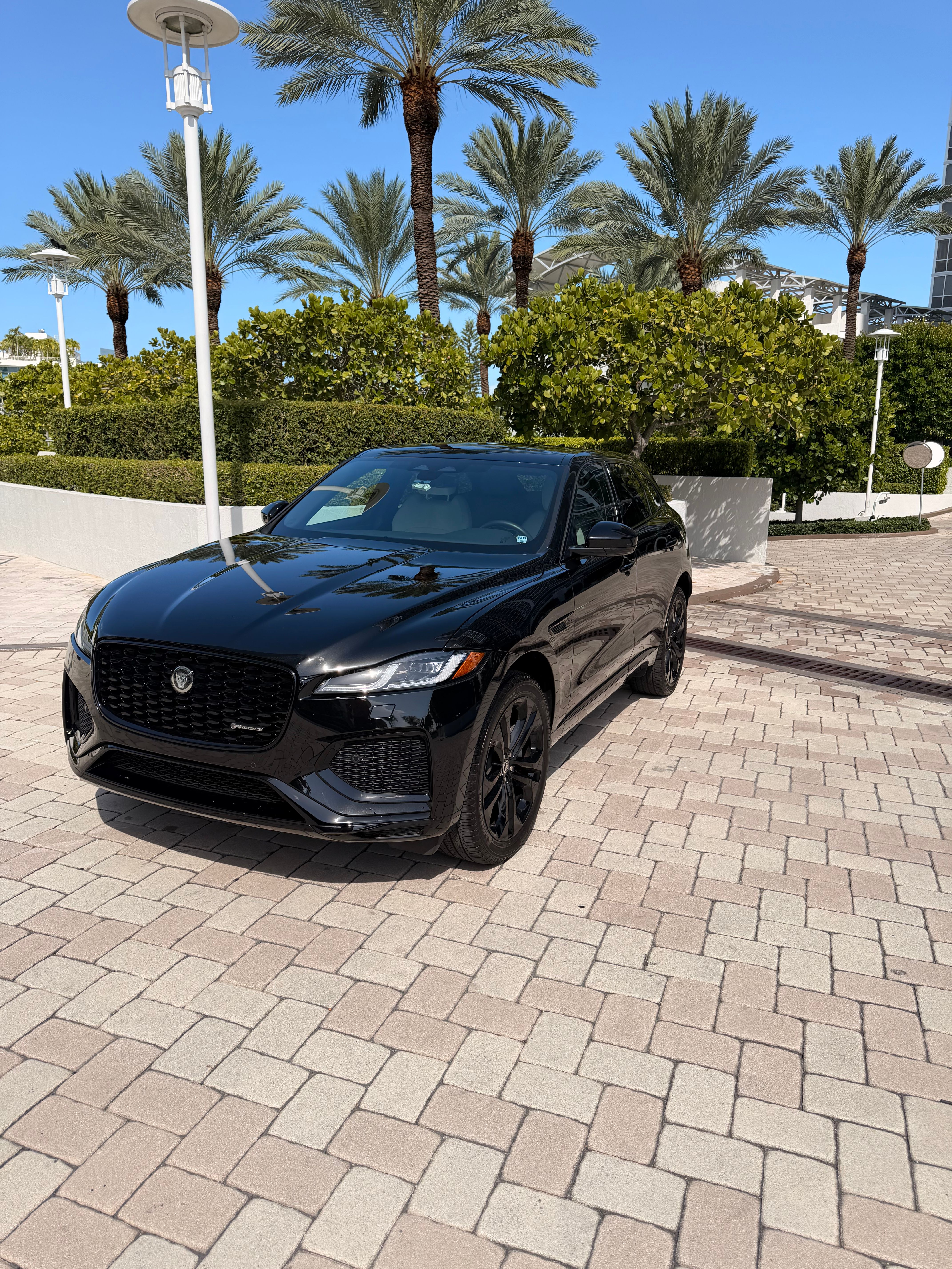 Used 2025 Jaguar F-PACE R-Dynamic S AWD/4WD image 1