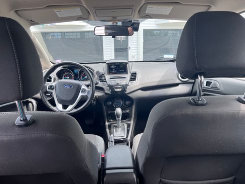 Used 2015 Ford Fiesta SE w/ Comfort Package FWD image 8