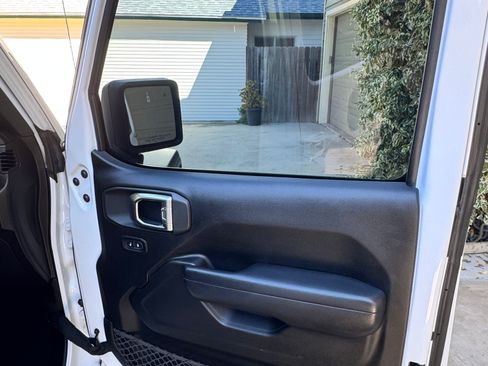 Used 2018 Jeep Wrangler Unlimited Sport S image 12