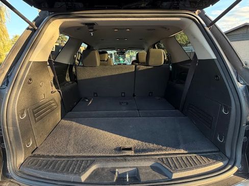 Used 2013 GMC Acadia SLE image 11