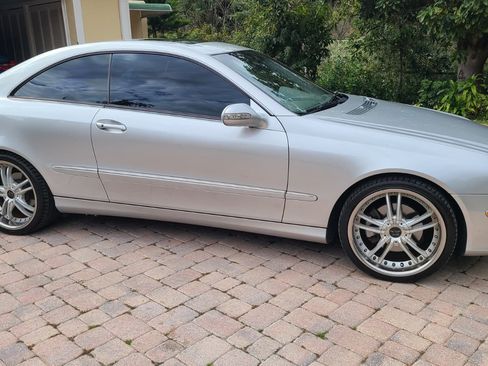 Used 2005 Mercedes-Benz CLK 320 CLK 320 Coupe 2D image 9